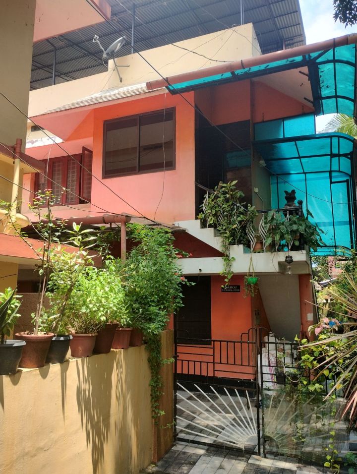 8 cent LAND WITH 2 FLOOR HOUSE FOR SALE AT TRIPUNITHURA TOWN