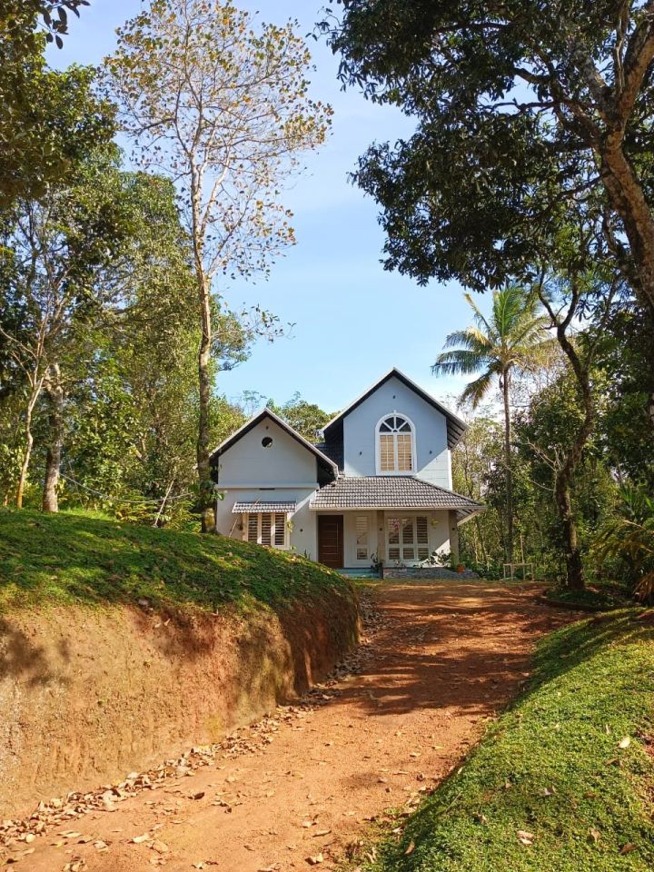 Colonial Style Villa with 64 Cents of Land (Rajakkad, Idukki)