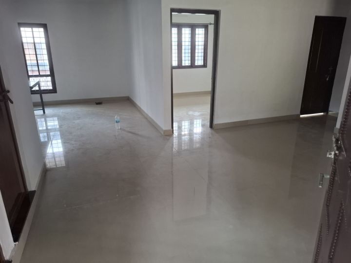 3 BHK Bachelor accomodation in Edapally 300 metres from HDFC Unnichira bus stop