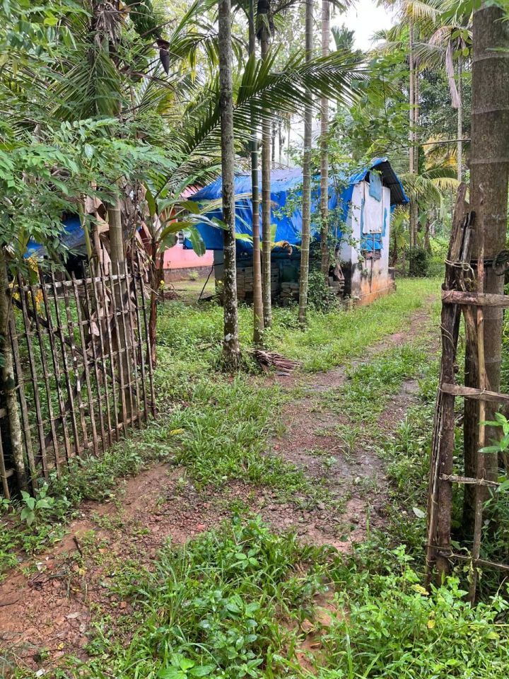 20 cent land with a house for sale at Vaikom, Kottayam.