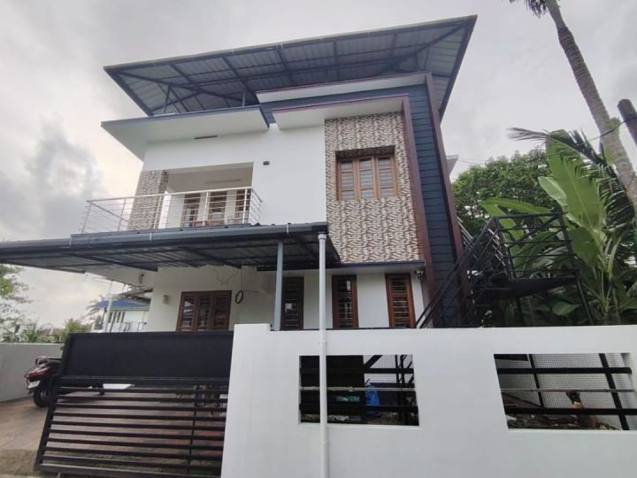 Shared 1BHK for Rent near pottakkuzhi