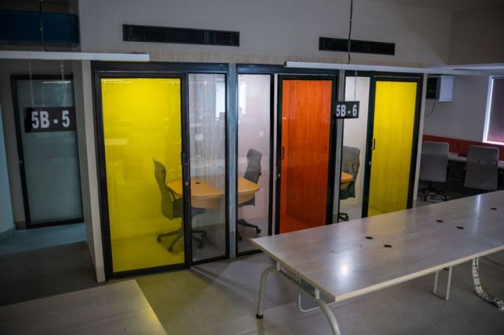 Fully furnished office space is available at Kochi, Maradu, Ernakulam