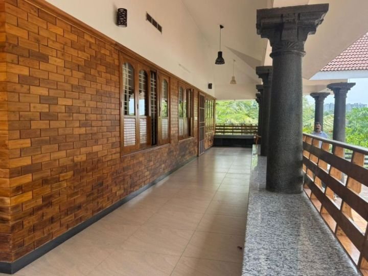 A well maintained independent house for rent in Trivandrum Near Sreekariyam.