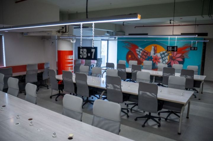 Fully furnished office space is available at Kochi, Maradu, Ernakulam
