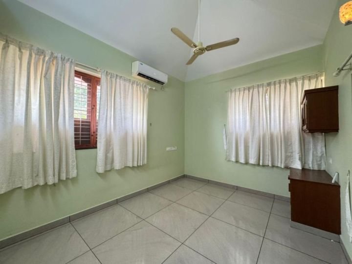 A well maintained independent house for rent in Trivandrum Near Sreekariyam.