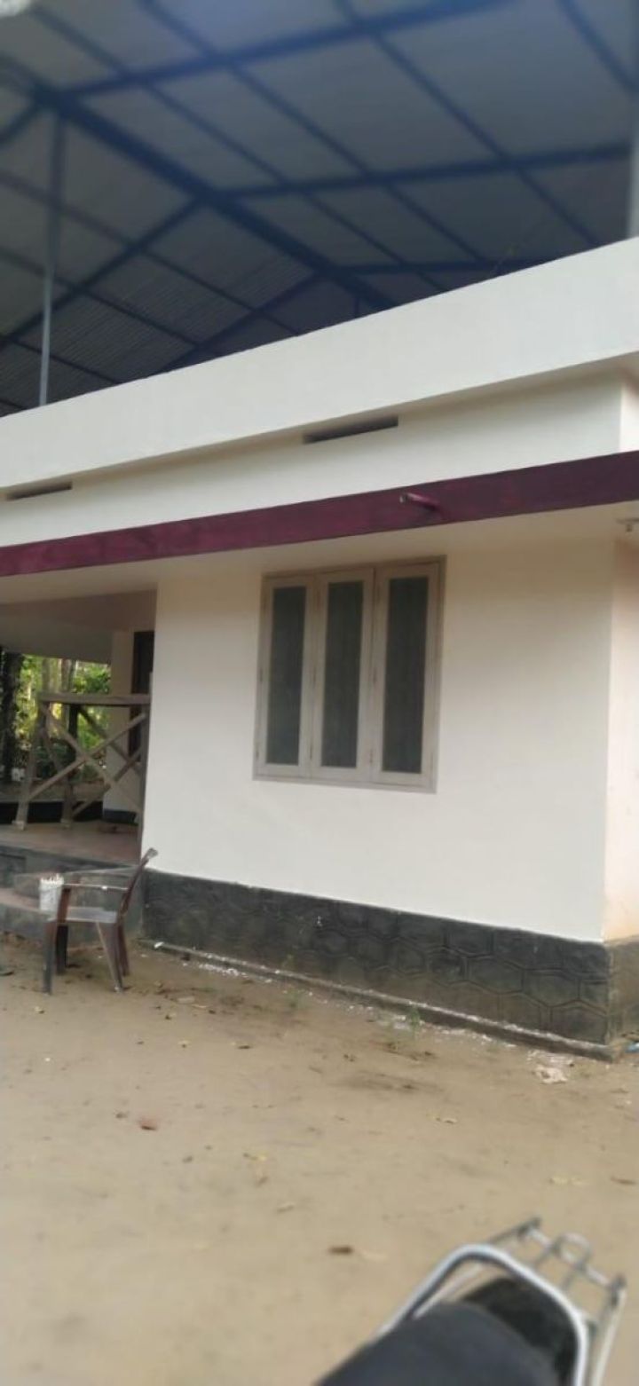 House Available for rent in punnayurkulam