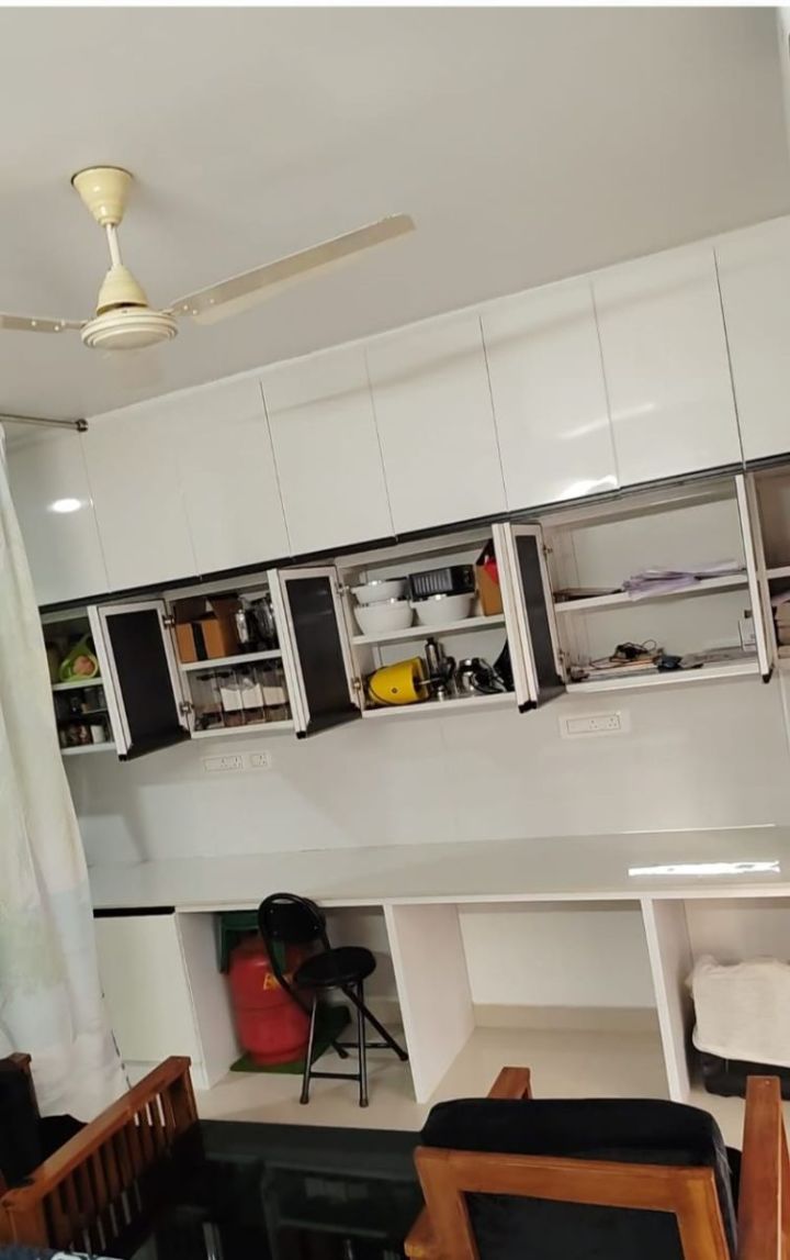 Apple 1 BHK apartment. It is 6 km distance to Nedumbassery Airport. Sree sankara college 1 km