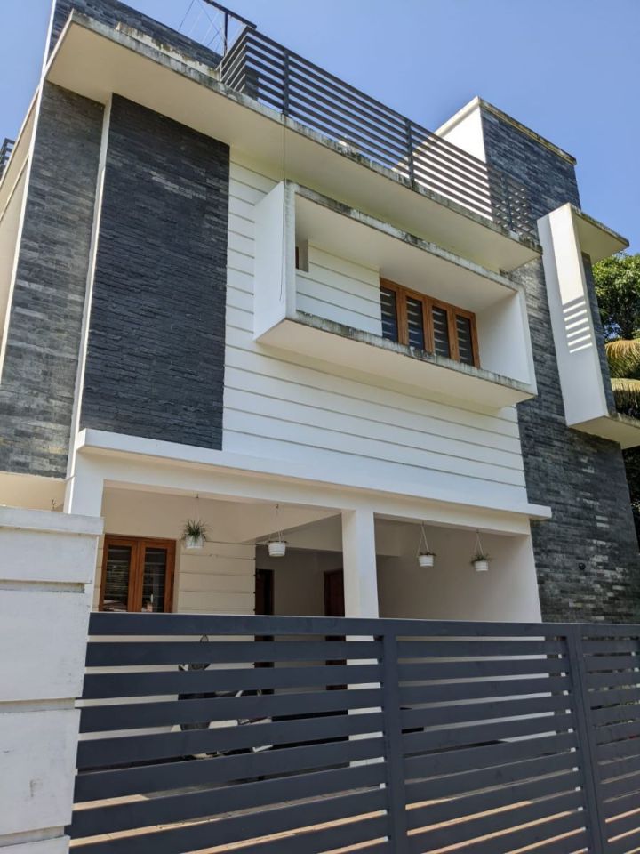 Brand New First-Floor 2BHK for Rent | Vennala High School Road.