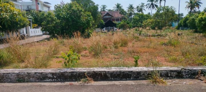 Residential Plot-6 cents  for sale in Thalore center, Thrissur.