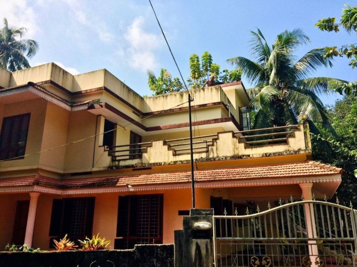 ATTENTION NRIs – East-Facing 4 BHK Fully Furnished Villa for Immediate Sale