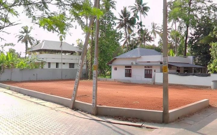 Prime Commercial Plot Near NH66. Reachable to Aster Medicity and Amrita Hospital