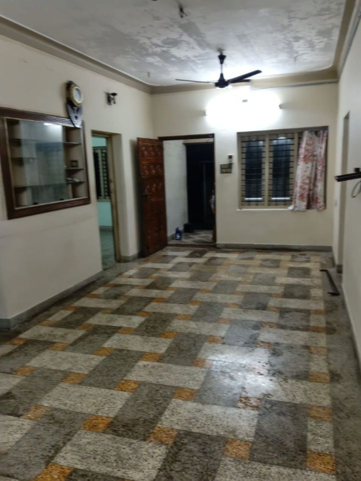 On the Thrissur Shoranur State Highway  In Wadakkancherry town Well - Surrounding wall - Car parking