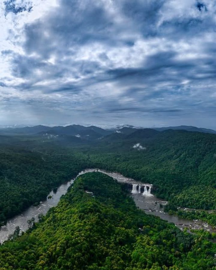 RESIDENTIAL PROPERTY - LAND NEAR Athirappilly - 45 MINS TO CHALAKUDY  whatsapp 00971553691007