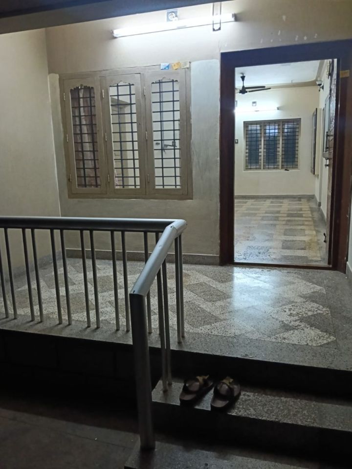 On the Thrissur Shoranur State Highway  In Wadakkancherry town Well - Surrounding wall - Car parking