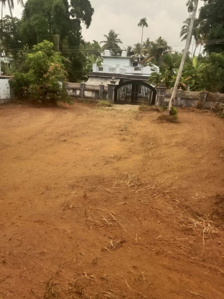 21 Cent Residential Plot with 900 SFT Guest House