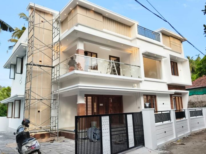 5 BHK Newly Built House for Sale in Mannuthy-Bypass Near Highway, Thrissur.| Real Estate Thrissur