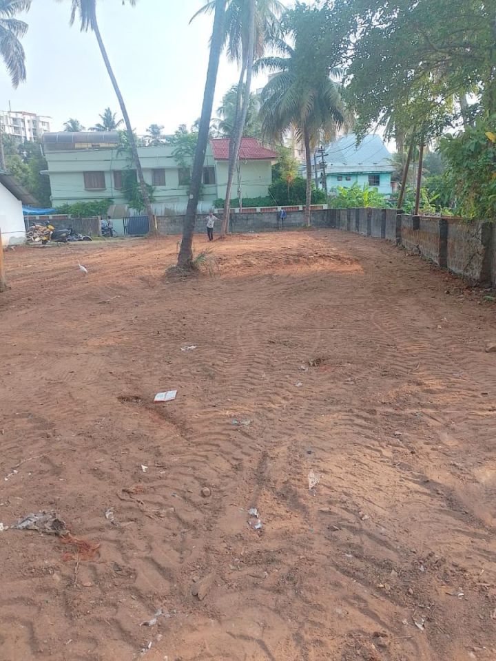 Ayyanthole plots- 6,7,8 cents for sale -kerala varma college,Thrissur