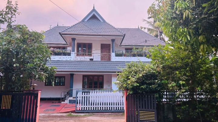 Premium 4 BHK House for Sale in Ramavarmapuram, Thrissur| Real Estate Thrissur