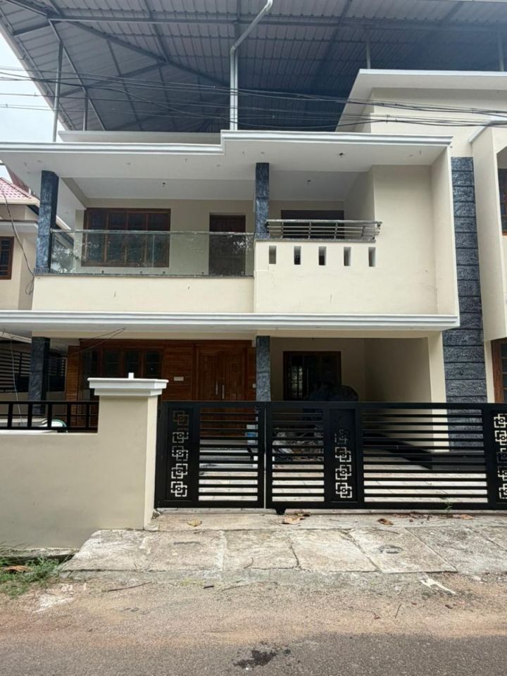 Premium 4 BHK New House for Sale in Kuttur, Thrissur| Real Estate Thrissur
