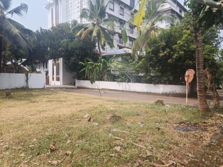Ultra-Premium 16 Cents Plot for Sale Adjacent to The Leela Ashtamudi, Kollam (Can Be Split)