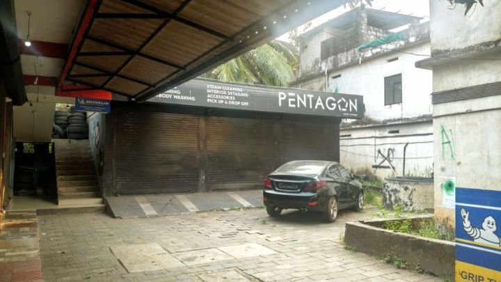 Roadside commercial shop rooms for sale at Balussery Mukku, Kozhikode