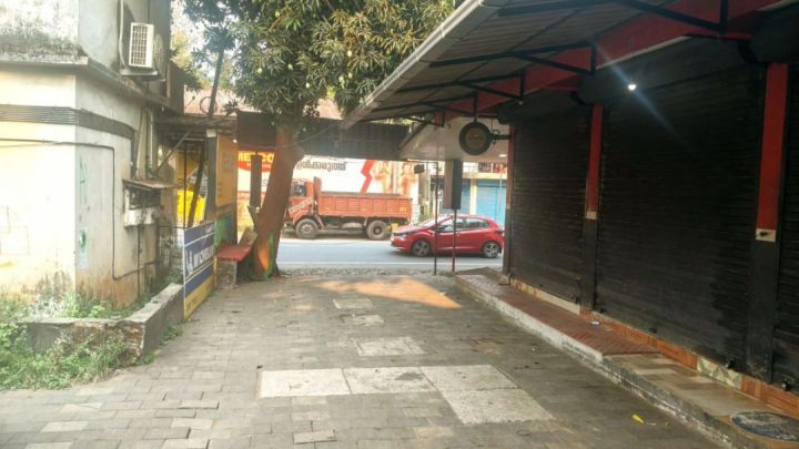 Roadside commercial shop rooms for sale at Balussery Mukku, Kozhikode