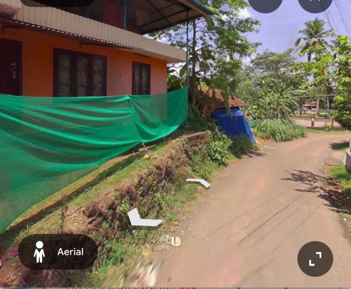 20 Cent Plot with House Mannar, Thalayolaparamb