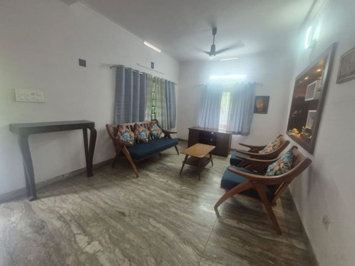 4 BHK House-3000 sqft For sale in Palakkal, Thrissur.
