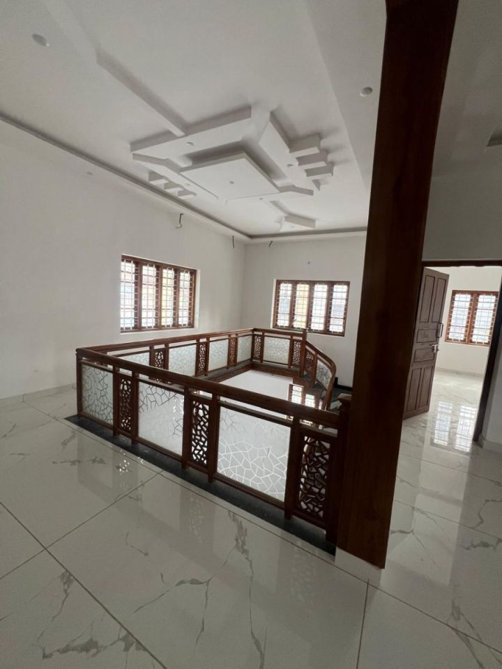 ? 5 BHK Premium House for Sale in Thiroor, Thrissur
