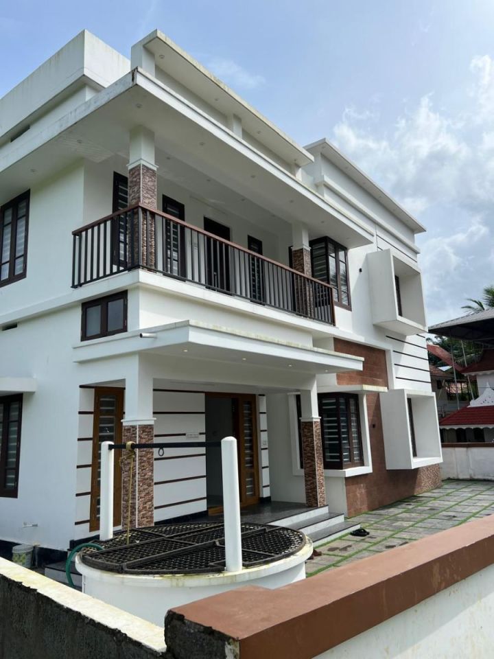 Brand New 4 BHK House For Sale in Kolazhy, Thrissur.