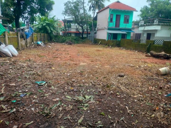 Premium Residential Plot for Sale – Ayyanthole, Thrissur