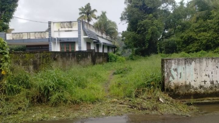 Residential land  10 cents  for sale in Elookkara,Kadungallor, Near