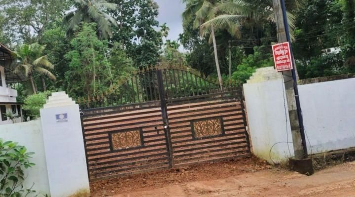 MainRoad Side Plot in Vaikom Town