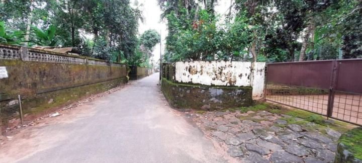 14 cents plot for sale at a prime location in Naduvattom Mahe, North Beypore,kozhikode