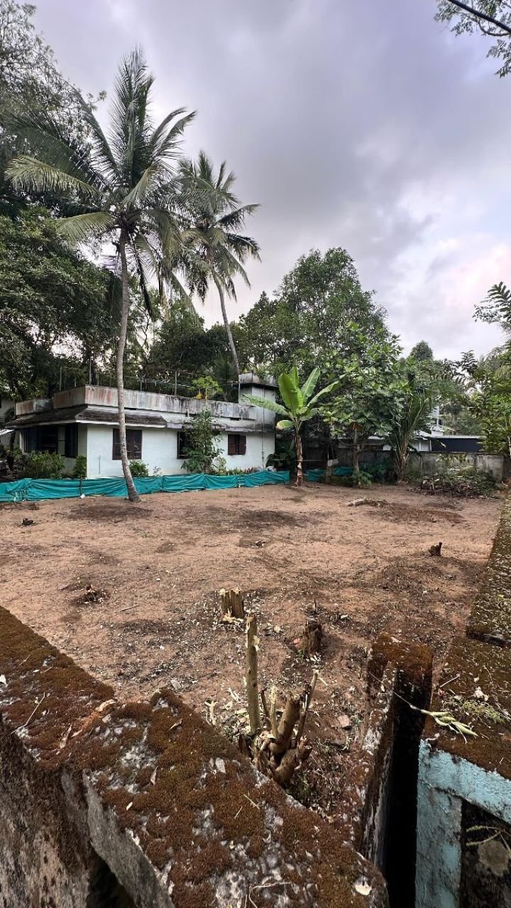 Prime 8 Cent Residential Plot near Guruvayoor Temple & NH 66