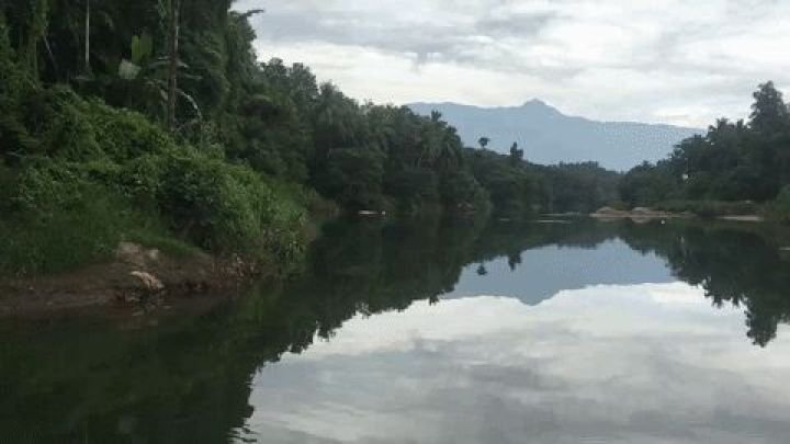 Waterfront residential/commercial plot on the riverbank