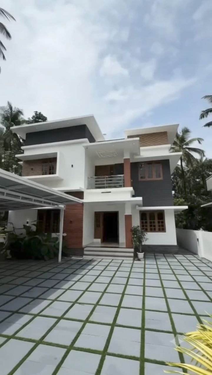 5 BHK House For sale in Mulayam Centre, Thrissur