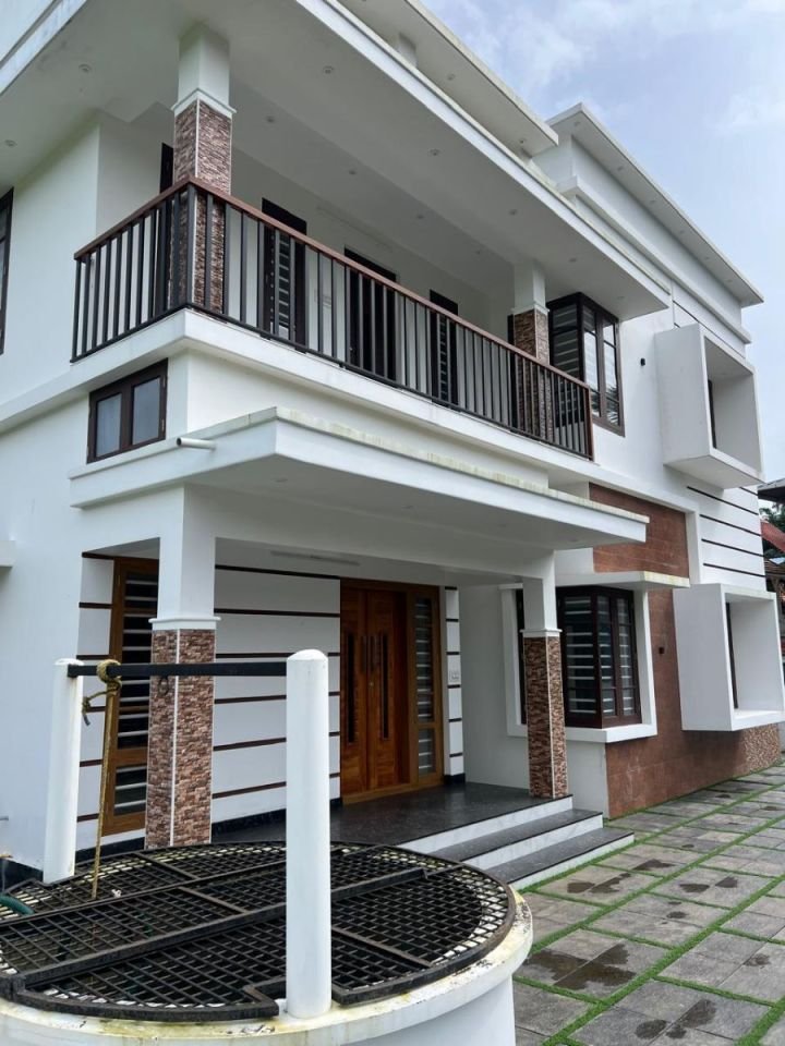 Brand New 4 BHK House For Sale in Kolazhy, Thrissur