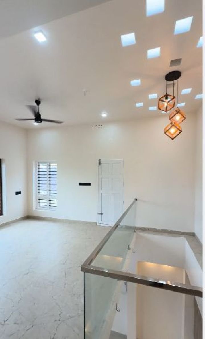 4 bhk House of 3000sqft for sale in Kuttoor, Thrissur.