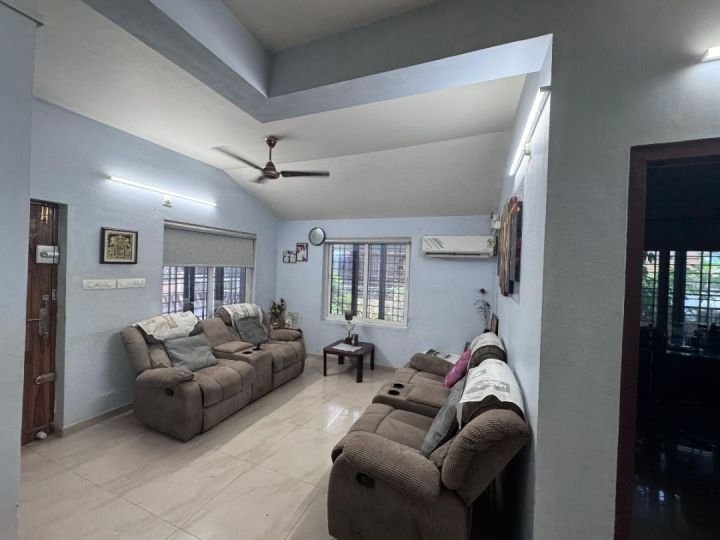 3 BHK villa for Sale located 5 minute walking distance from North Nada entrance of Guruvayur Temple
