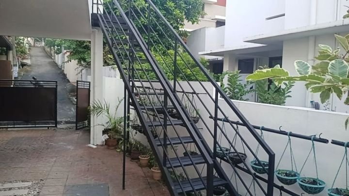 A spacious 2 BHK house (first floor) for rent at Pattom