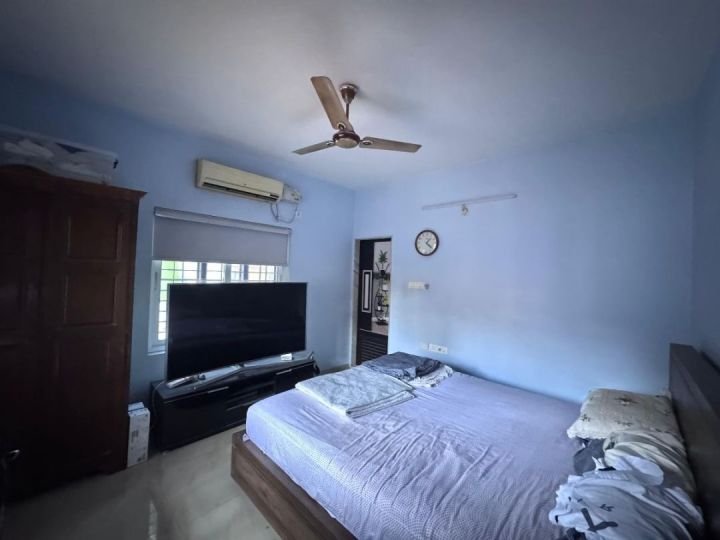 3 BHK villa for Sale located 5 minute walking distance from North Nada entrance of Guruvayur Temple