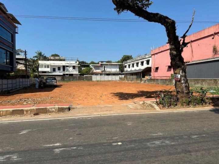 Commerical land-32 cents for sale in kuttanellur center main road, near Hilite Mall, Thrissur