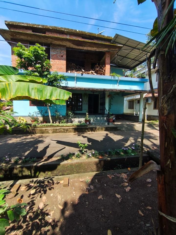 House sale - Mussariath naloor malayil house Arattupuzha