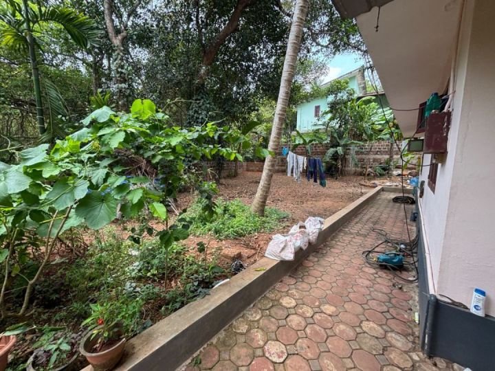 22 cents with 2 BHK house for sale in Anchampeedika, Kalliasseri