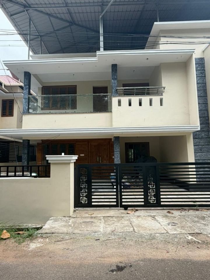 Premium 4 BHK New House for Sale in Kuttoor, Thrissur