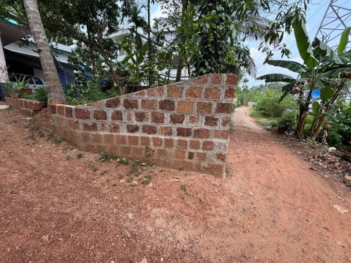 22 cents with 2 BHK house for sale in Anchampeedika, Kalliasseri