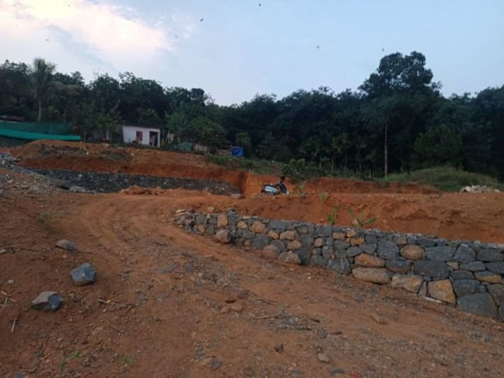 1 ACRE PRIME LAND FOR SALE AT PONKUNNAM