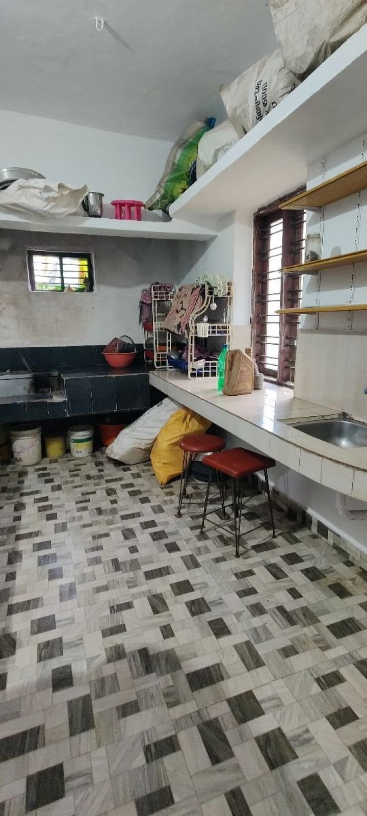 Naduvil, Kannur - 22.5 cent Land, 3 bedroom house, Tar road frontside, well water