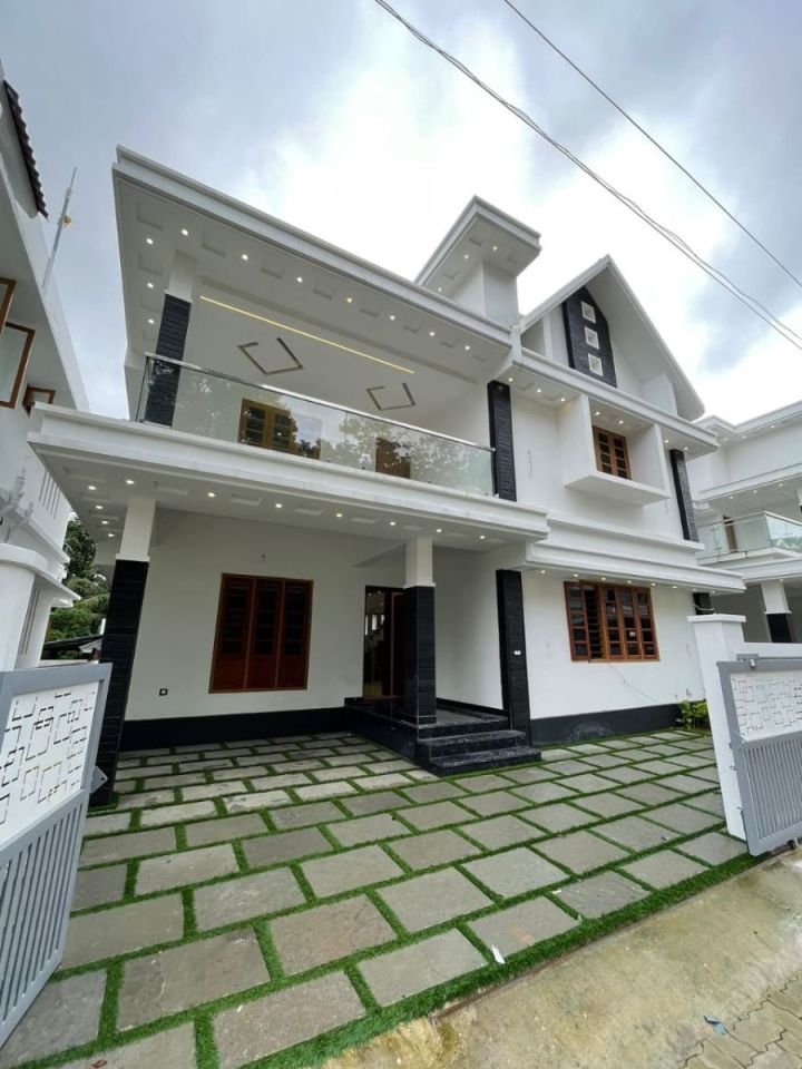 4+1BHK East-Facing Independent Villa for Sale